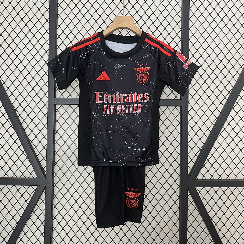 24/25 Kids Benfica away Size: 16-28