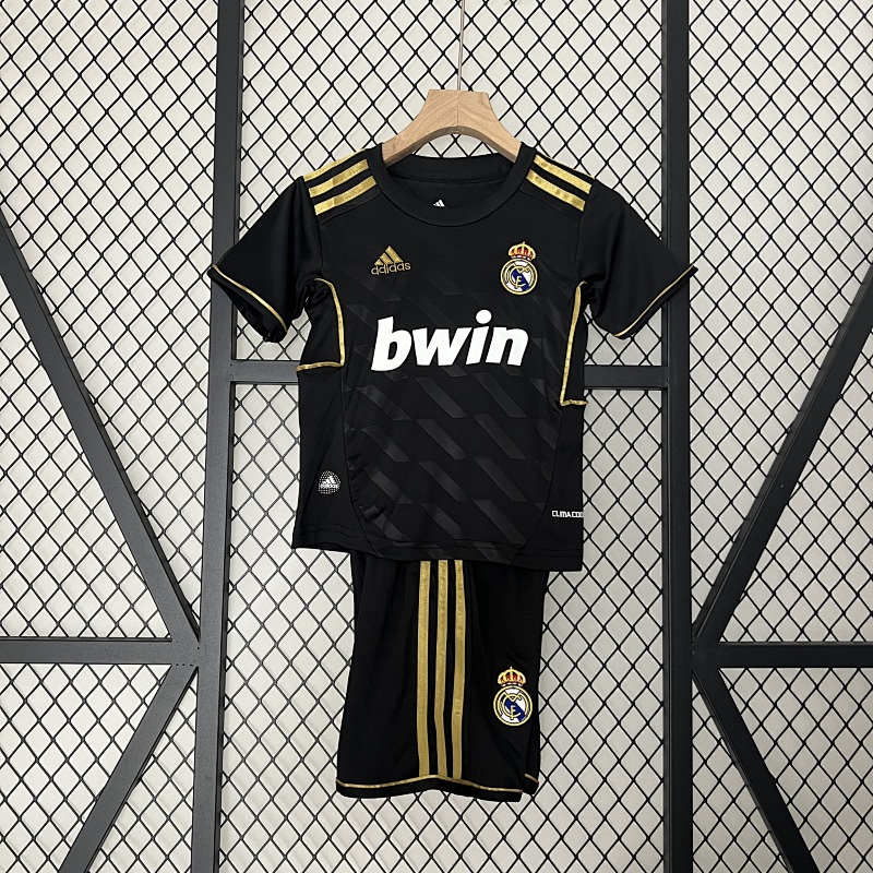 kids Real Madrid 11/12 away size: 16-28