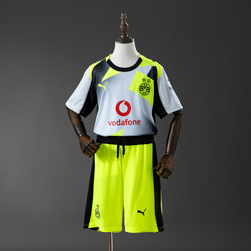 Borussia Dortmund 25/26 Away Kids Kit Jersey SIZE 16-28