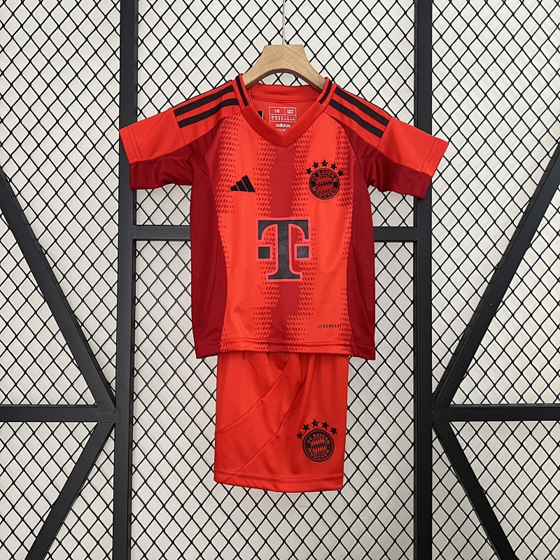 24/25 kids Bayern Munich home size: 16-28