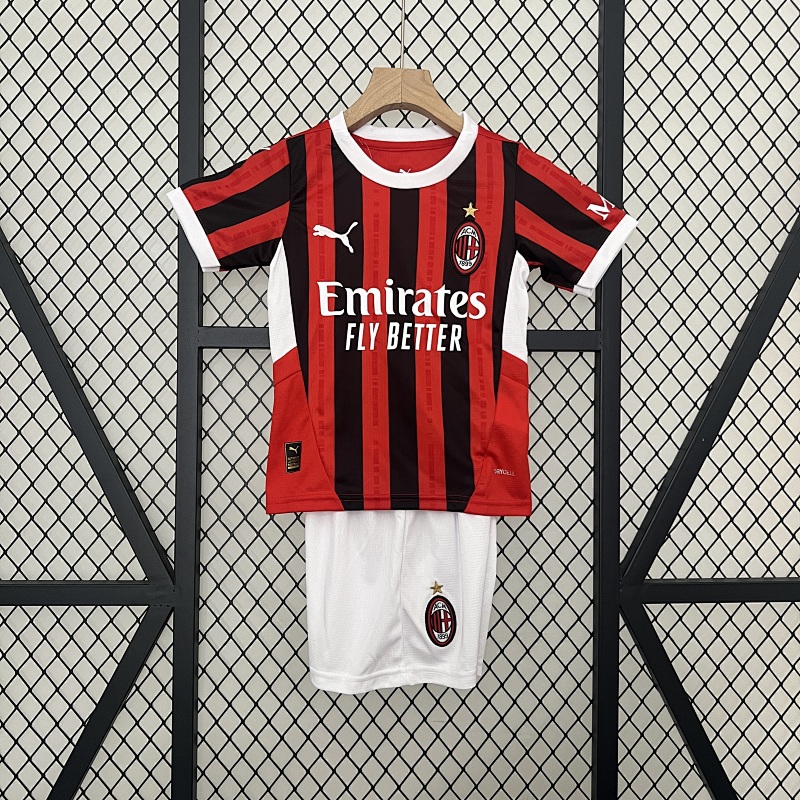 24/25 kids AC Milan home size: 16-28