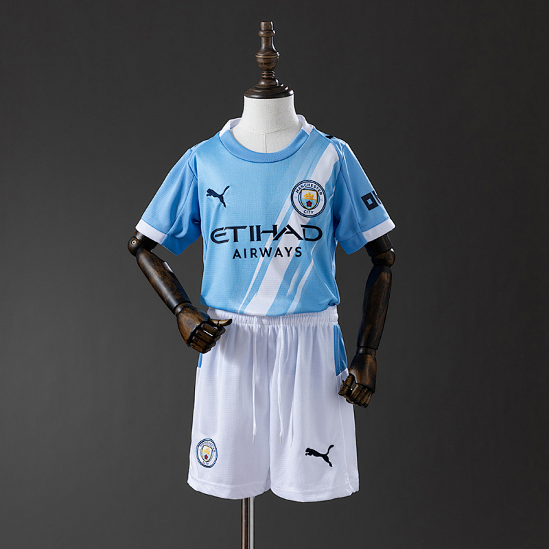 25/26 kids Manchester City home size: 16-28
