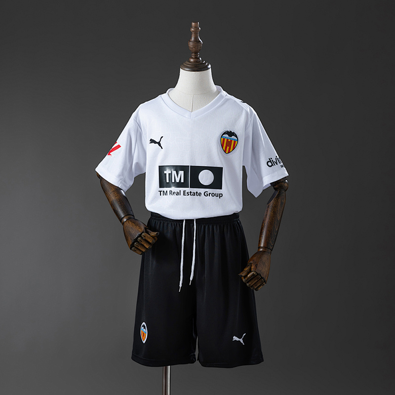 Valencia 25/26 Home Kids Size: 16-28