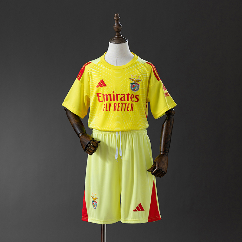 25/26 Kids Benfica goalkeeper Size: 16-28