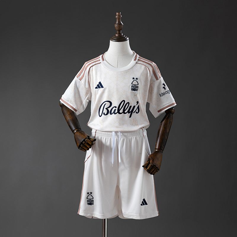 Nottingham Forest 25/26 Away Kids Jersey Size: 16-28
